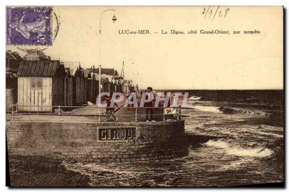 CPA Luc Sur Mer la Digue Cote Grand Orient Par tempete Cirque