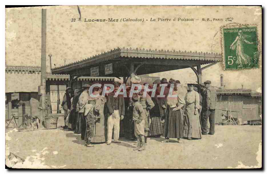 CPA Luc Sur Mer La pierre et poisson 