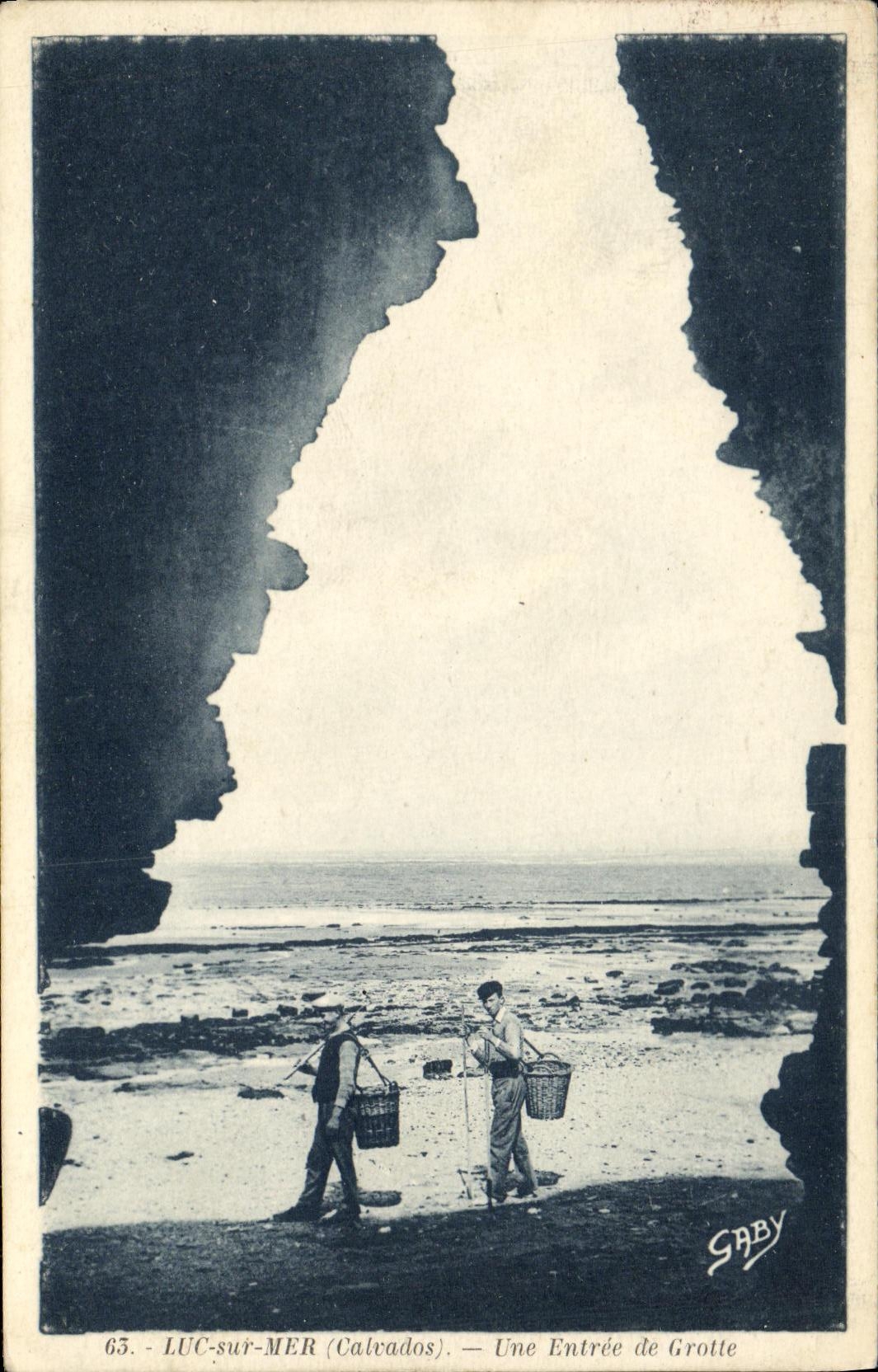 CPA Luc Sur Mer Les Falaises