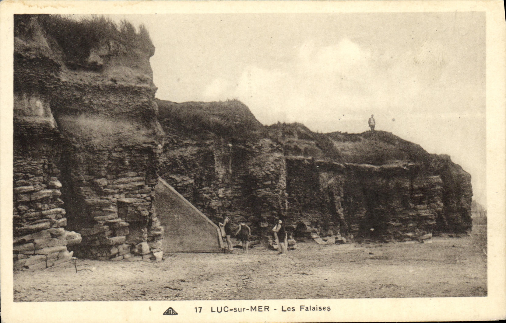 Luc-sur-Mer — Les Falaises — éditeur ARS, n° 17