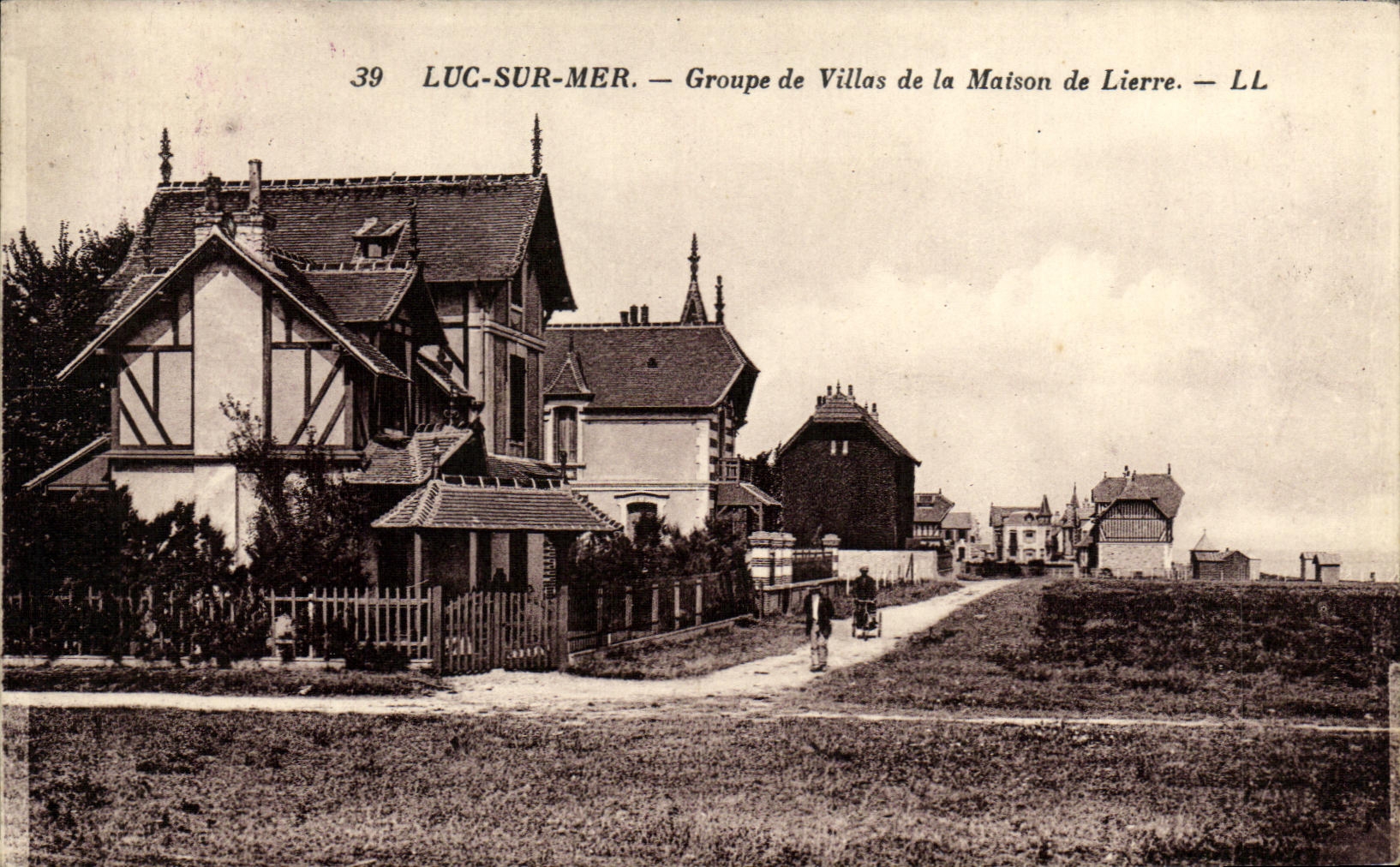 CPA Luc Sur Mer Groupe de Villas de La Maison de Lierre