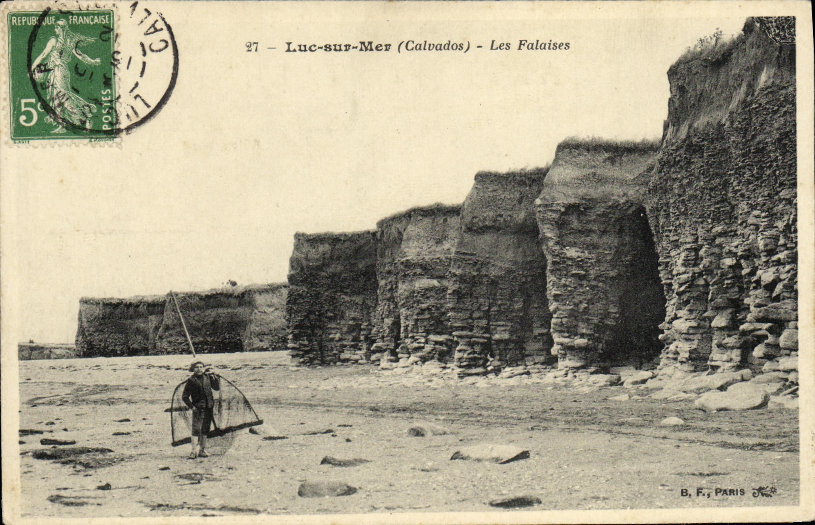 CPA Luc Sur Mer Les Falaises Pecheur de crevettes