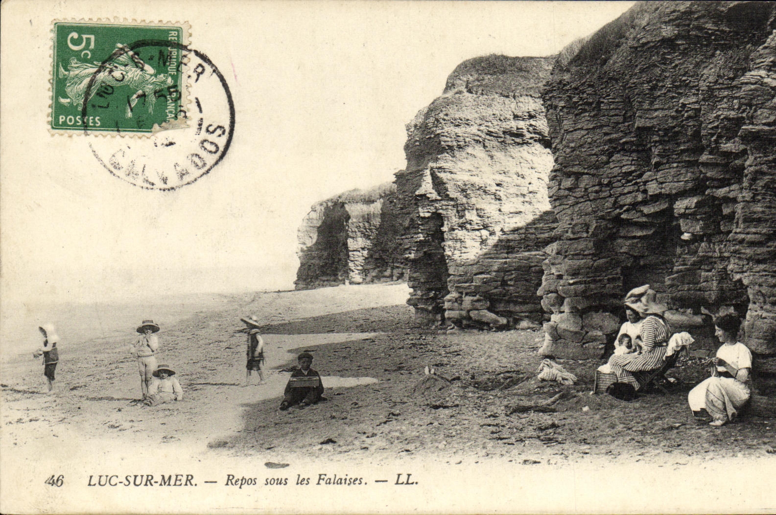 CPA Luc Sur Mer les Falaises Repos Sous 