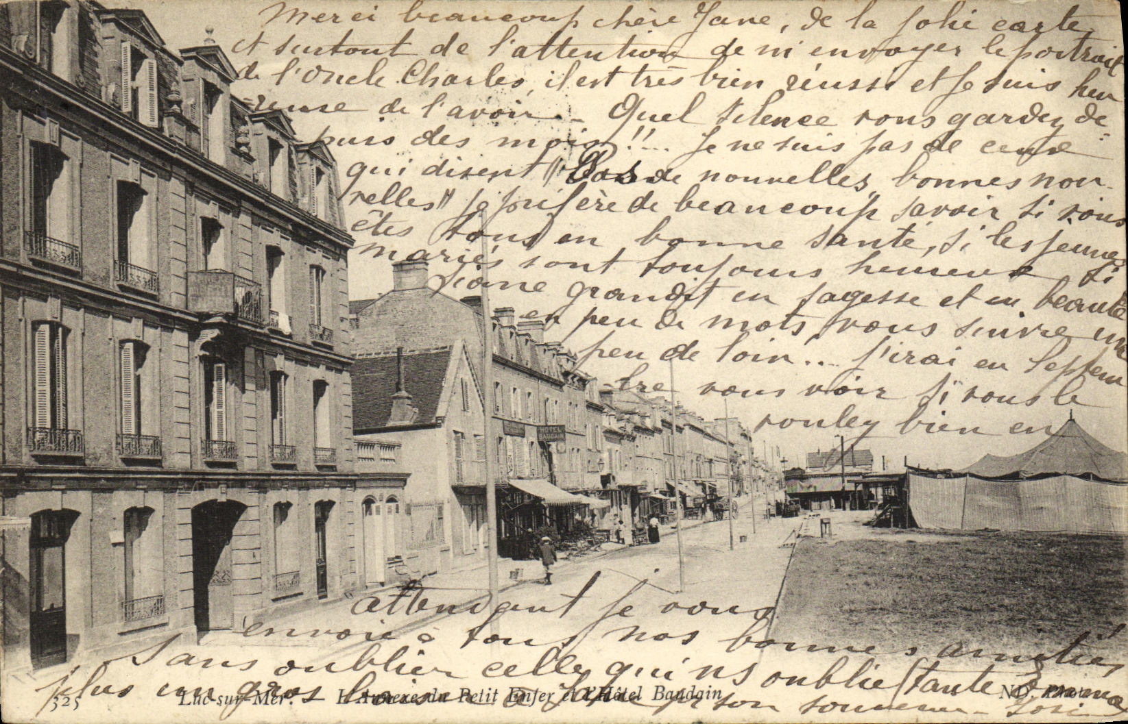 Lud-sous-Mer — rue avec bâtiments et tente — Hôtel Bougain