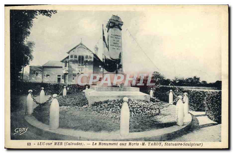 CPA Luc Sur Mer Le Monument aux morts Militaria