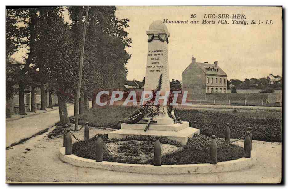 CPA Luc Sur Mer Le Monument Aux Morts Militaria