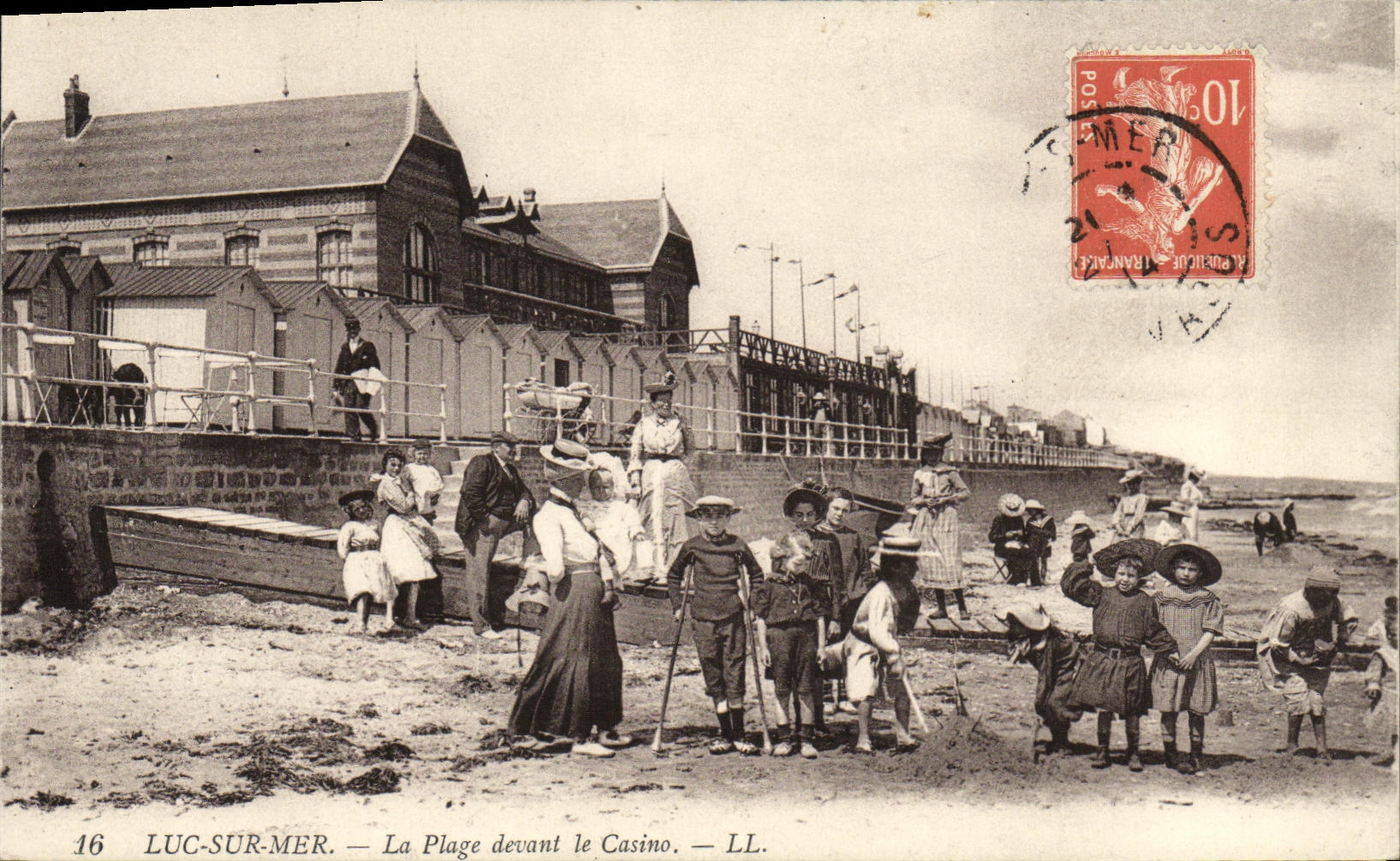 Luc-sur-Mer — Die Strandpromenade vor dem Casino — LL. n°16