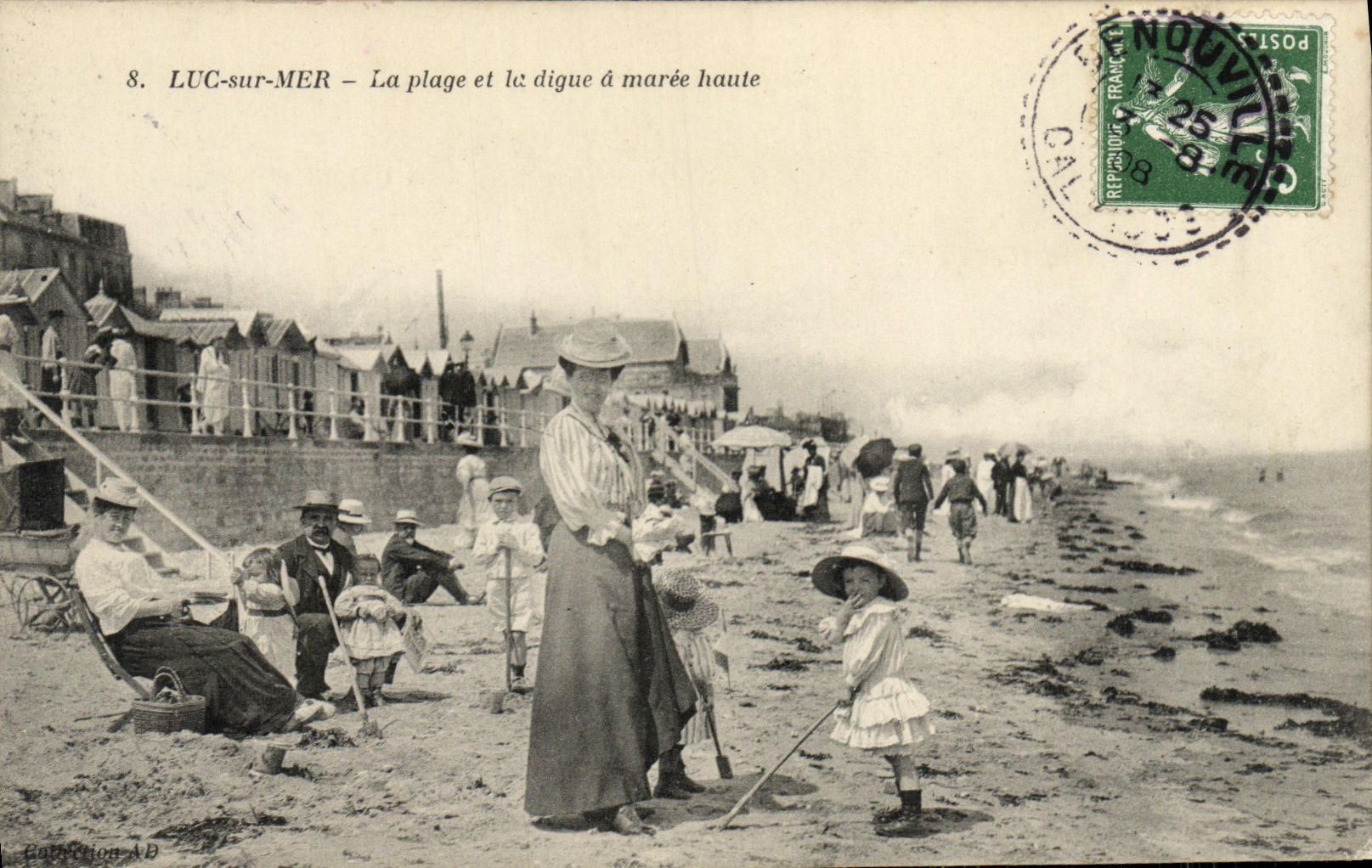 CPA Luc Sur Mer La Plage et le Digue a Maree Haute