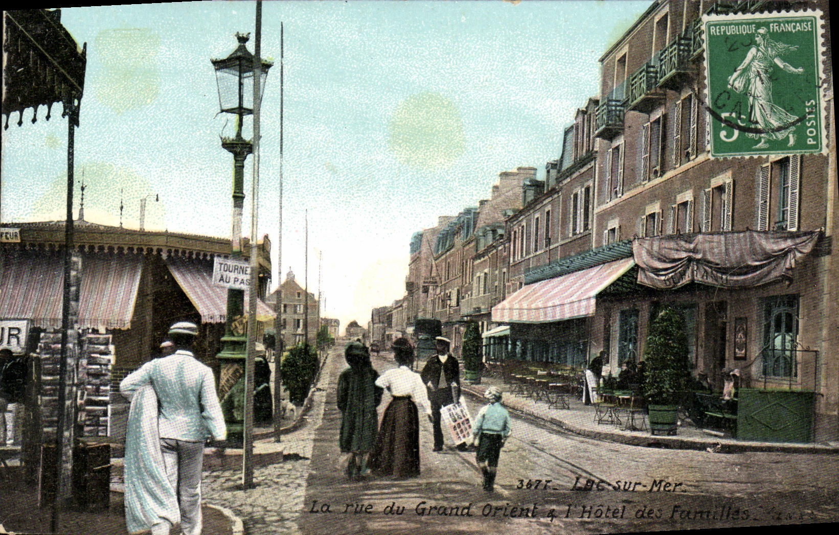 CPA Luc Sur Mer Rue du Grand Orient et hotel des familles