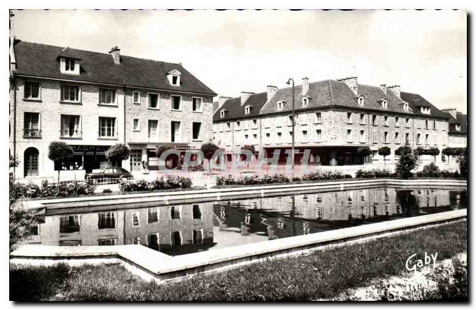 CPM Luc Sur Mer rue d Harcourt et le bassin