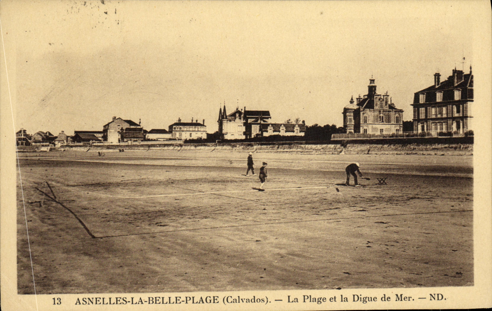 Asnelles-la-Belle-Plage (Calvados) — Die Strandpromenade und der Seedamm — ND.