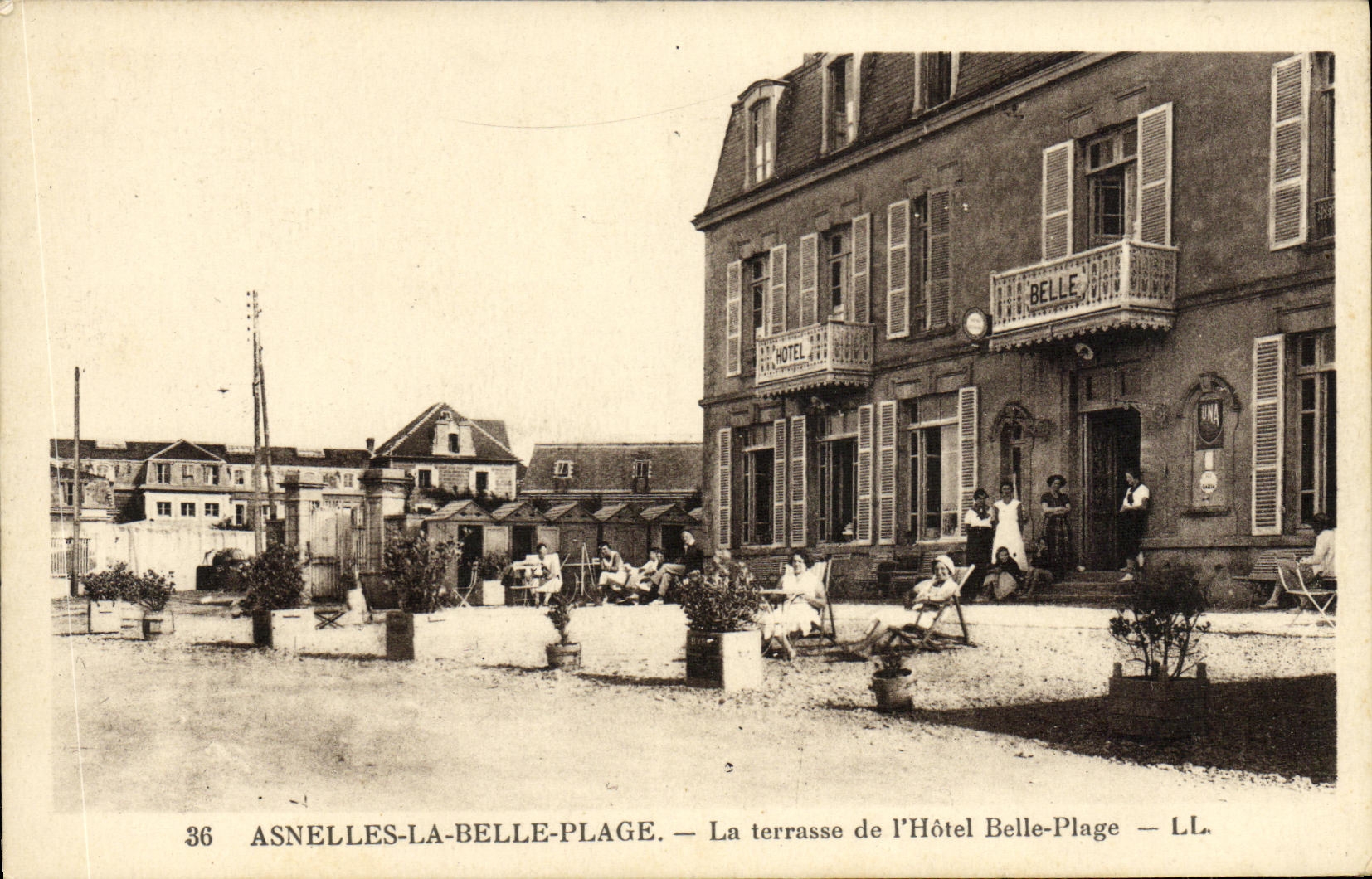 Asnelles-la-Belle-Plage — La terrasse de l'Hôtel Belle-Plage — LL. — n°36