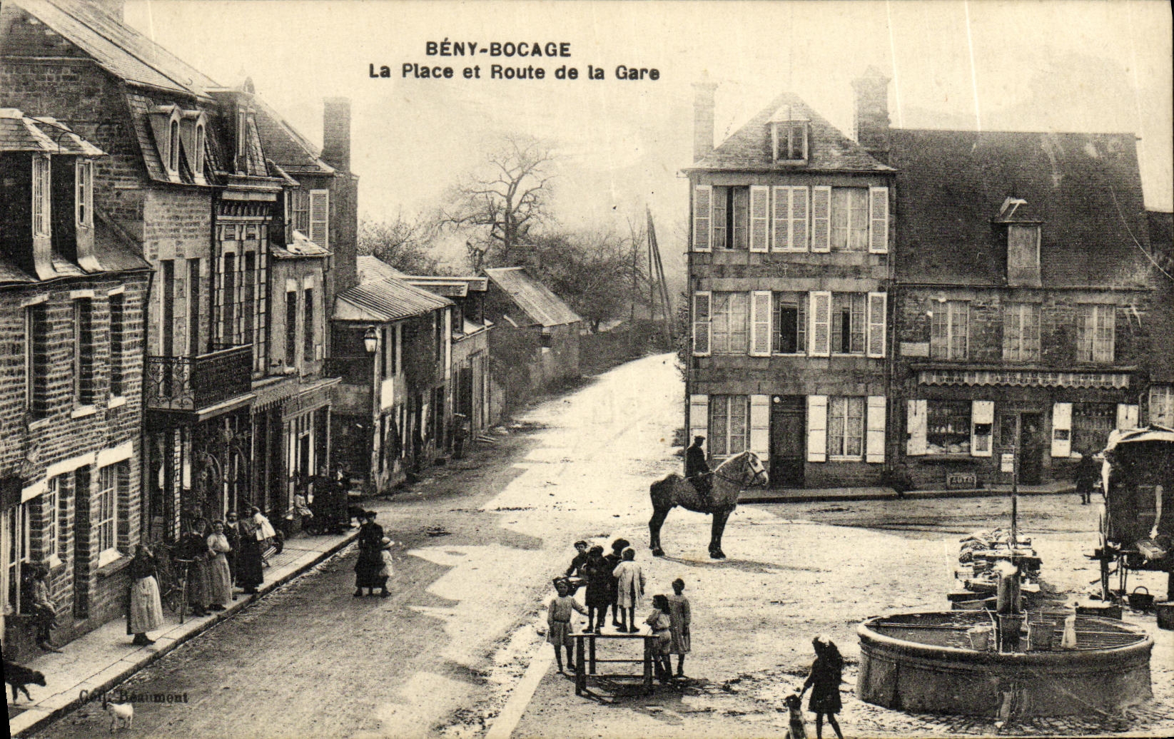 Bény-Bocage — La Place et Route de la Gare — G. Beaumont