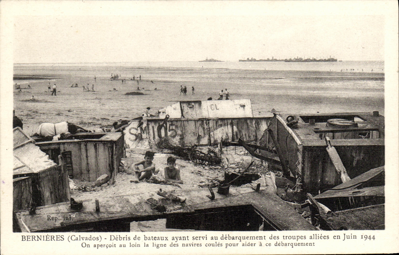 Bernières (Calvados) — Wrackteile von Booten, die für den Alliierten Landung im Juni 1944 genutzt wurden — Rep. int.
