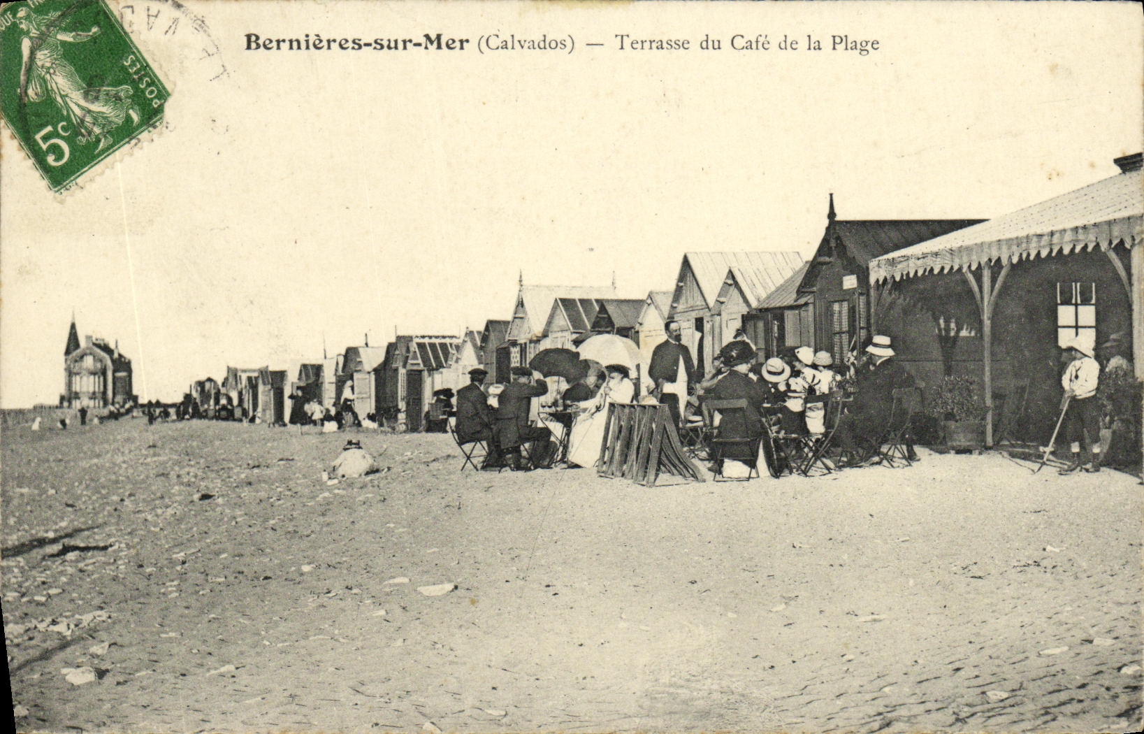 Bernières-sur-Mer (Calvados) — Terrasse des Cafés de la Plage