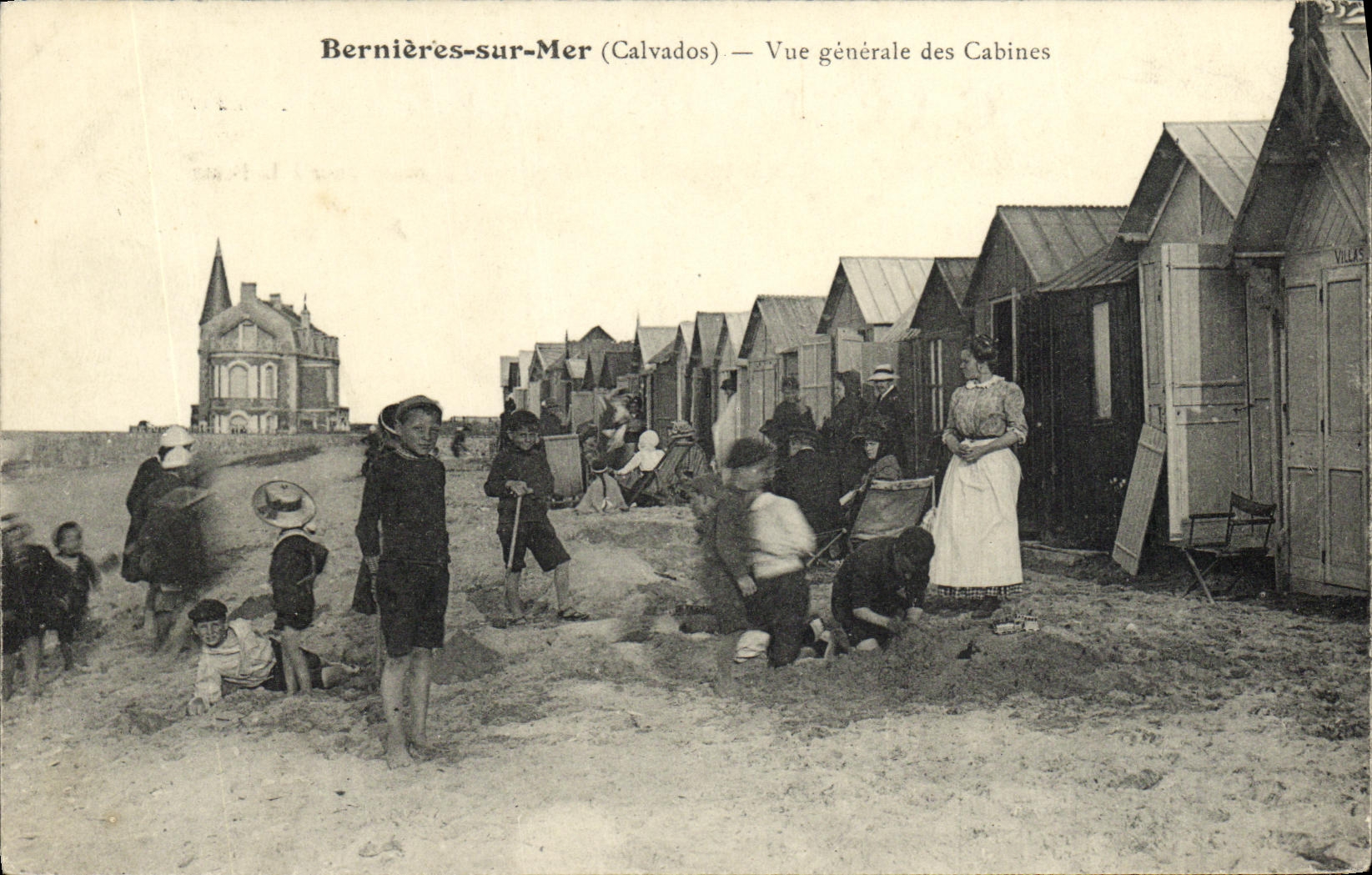 Bernières-sur-Mer (Calvados) — Vue générale des Cabines