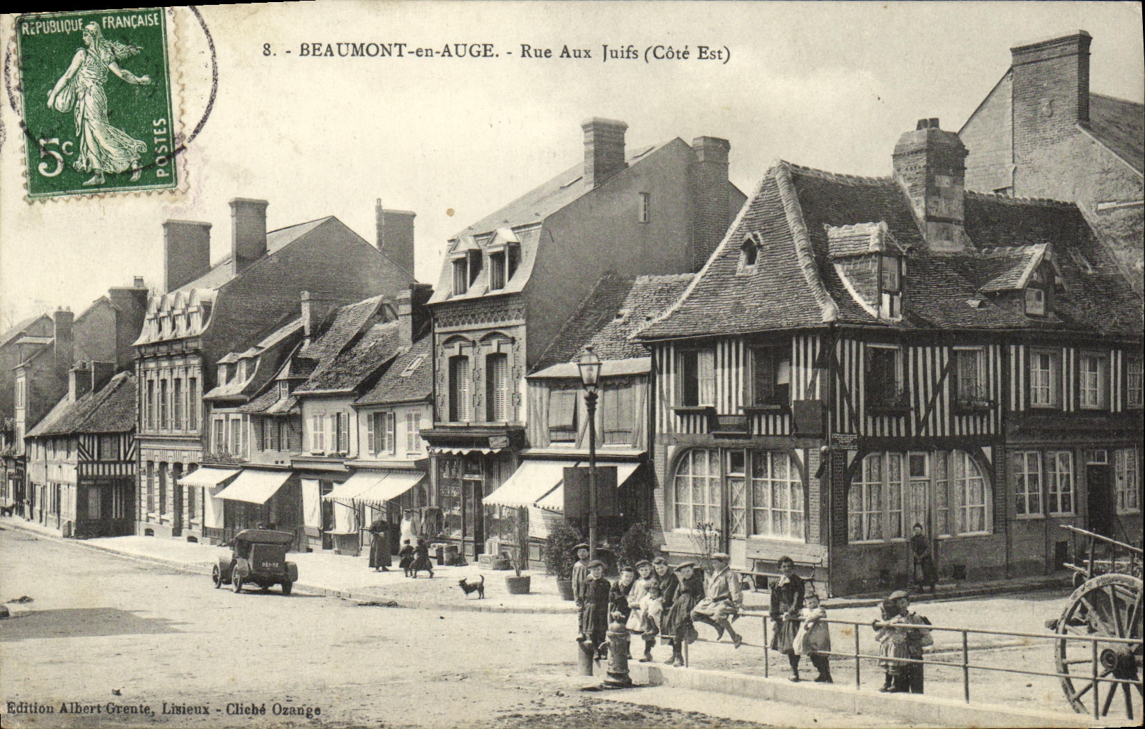 CPA Beaumont en Auge Rue aux Juifs Judaica Enfants