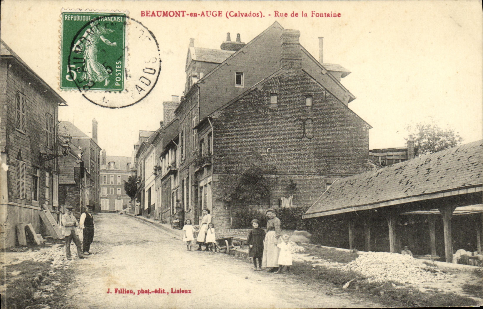Beaumont-en-Auge (Calvados) - Rue de la Fontaine — J. Fillion, phot.-édit., Listieux