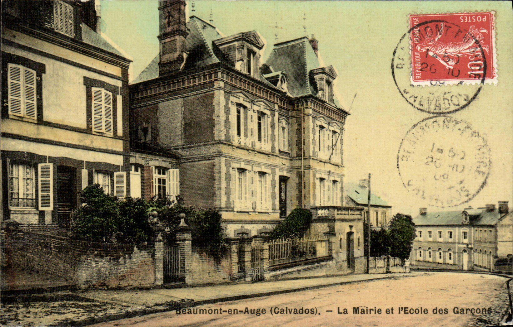 Beaumont-en-Auge (Calvados) — La Mairie et l'École des Garçons — Éditeur non identifié