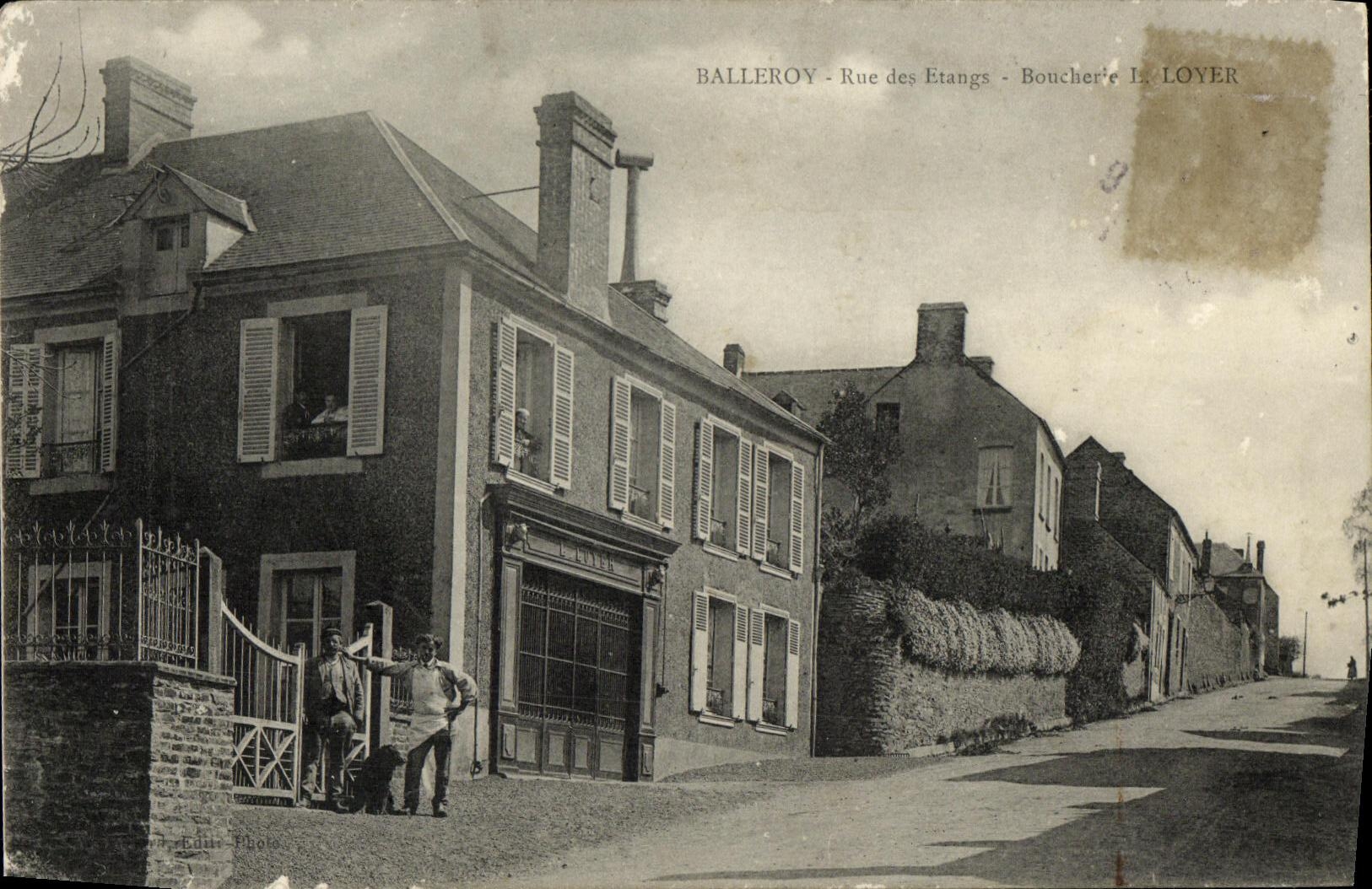 CPA Balleroy Rue des Etangs Boucherie Lover