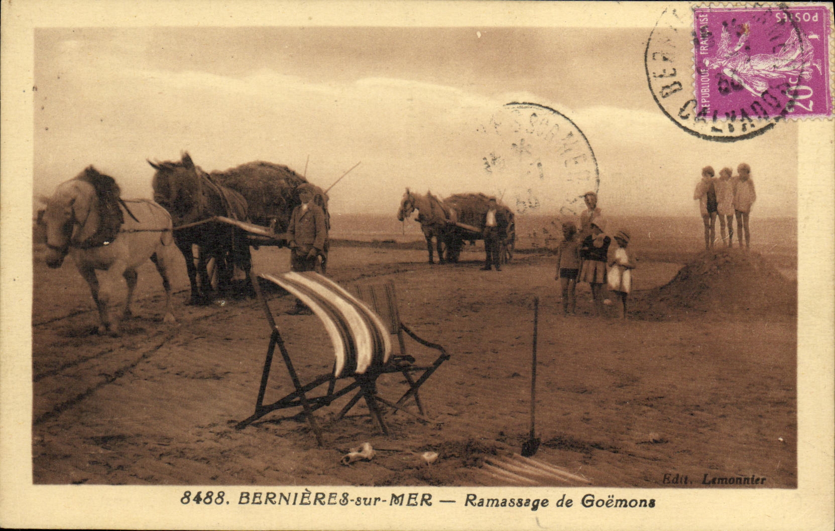 CPA Bernieres sur Mer Ramassage du goemons Chevaux TOP