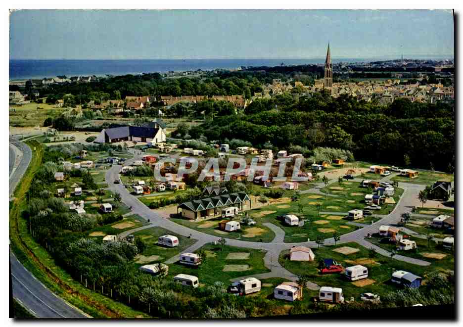 Bernières-sur-Mer — Vue aérienne du camping et du paysage côtier — Imprimerie Mâcon