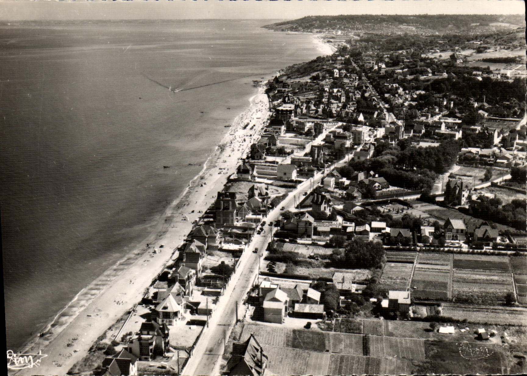 Blonville-sur-Mer — Vue aérienne — Éditions Combiak