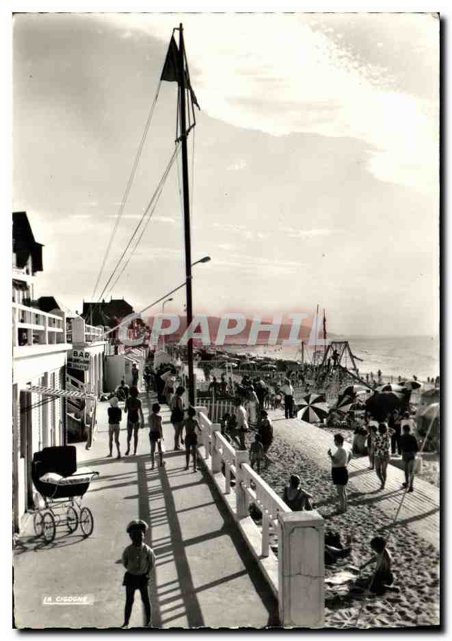 La Chogne — Vue de la terrasse du Grand Hôtel et de la plage — Éditions 'La Chogne'