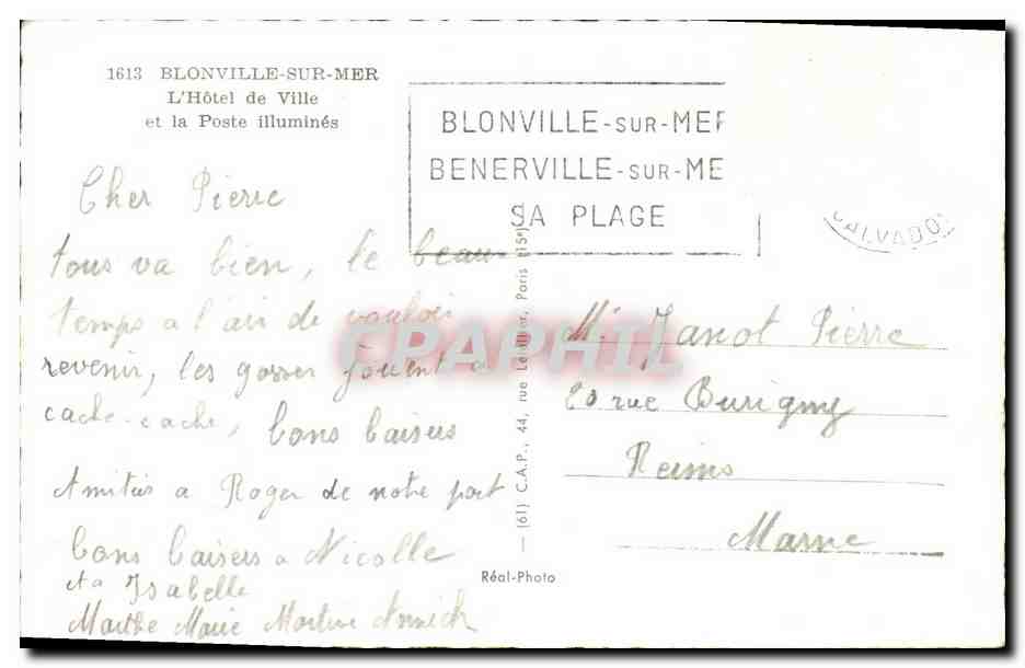 Blonville-sur-Mer — L'Hôtel de Ville et la Poste illuminés — Réal-Photo — Reverso