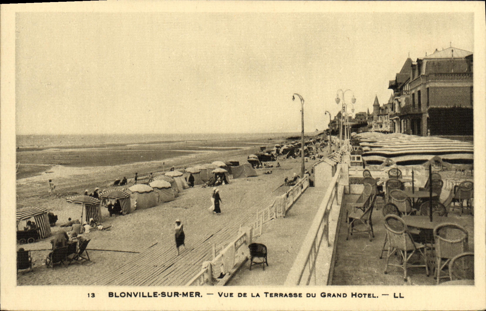 Blonville-sur-Mer — Blick von der Terrasse des Grand Hotel — LL