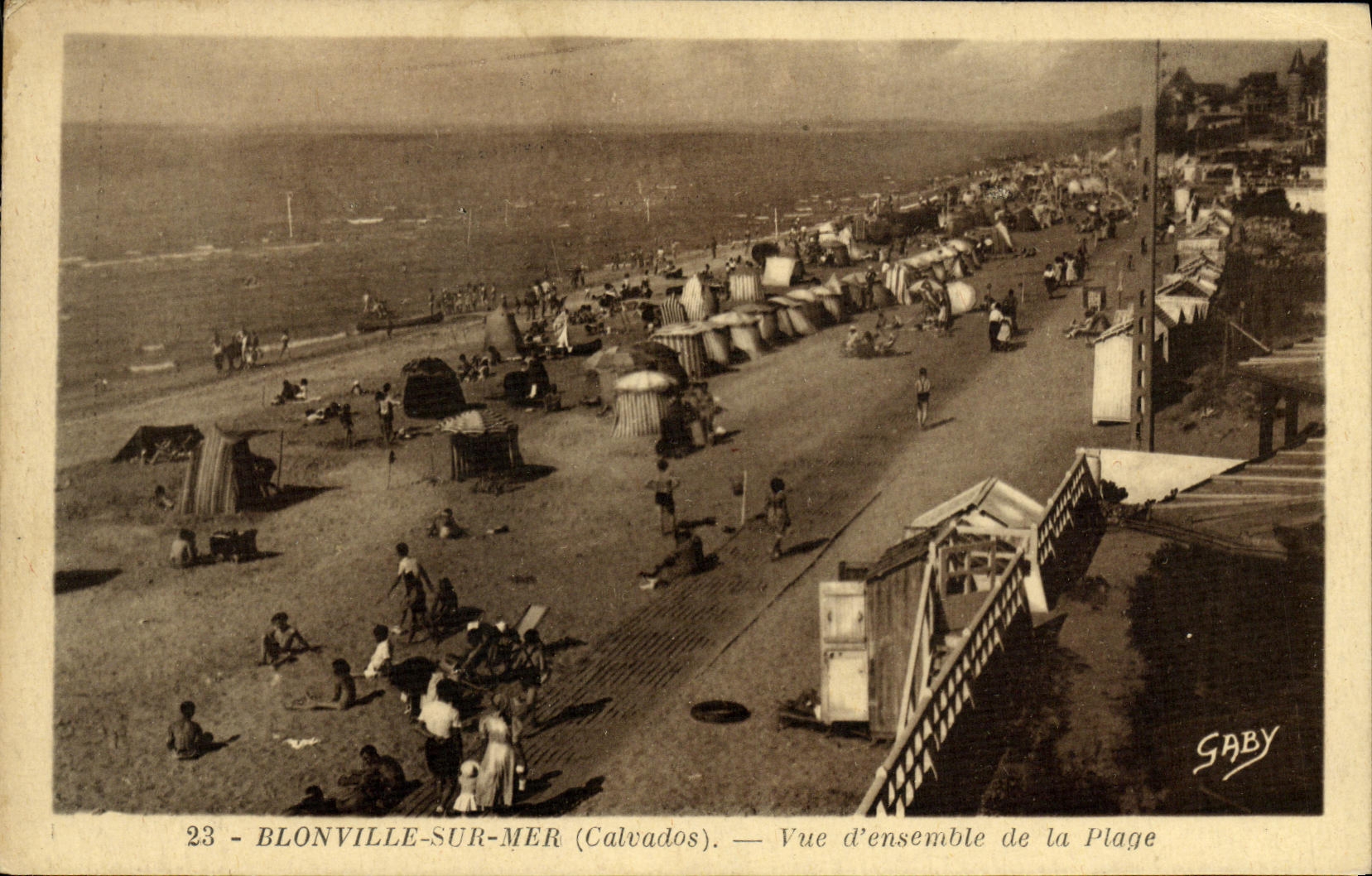 Blonville-sur-Mer (Calvados) — Vue d'ensemble de la Plage — Gaby
