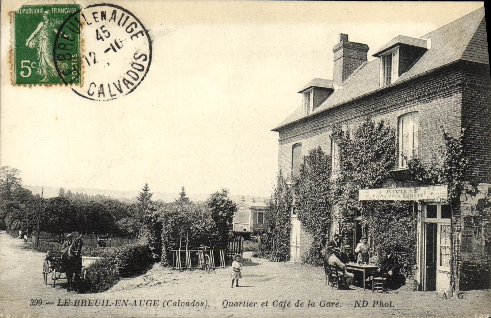 Le Breuil-en-Auge (Calvados) — Quartier et Café de la Gare — ND Phot.
