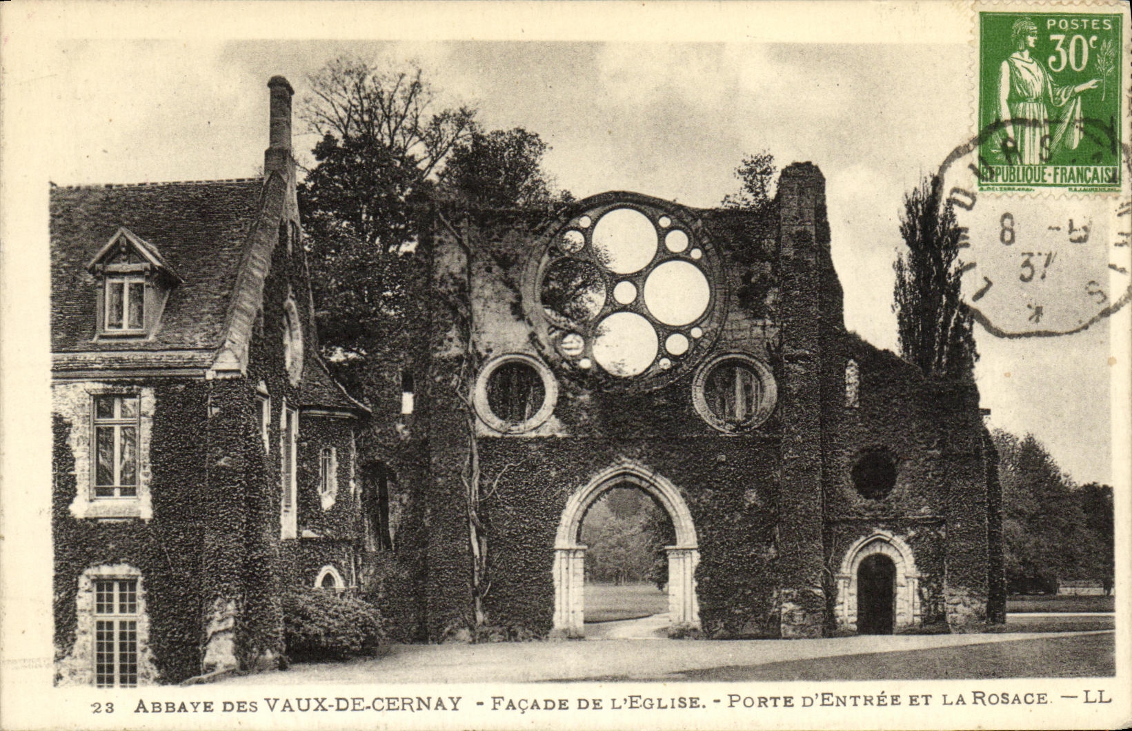 CPA Abbaye des Vaux de Cernay Facade de L Eglise Porte d entre et la Rosace 