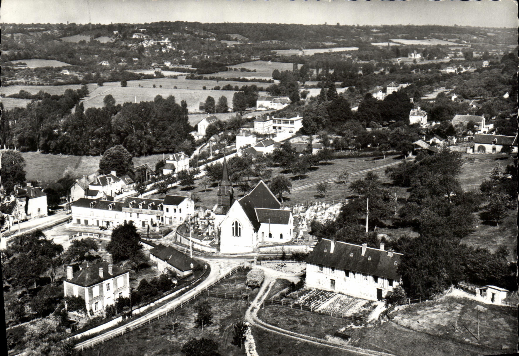 La Chapelle-Yvon — Vue panoramique aérienne — Éditions SOFER