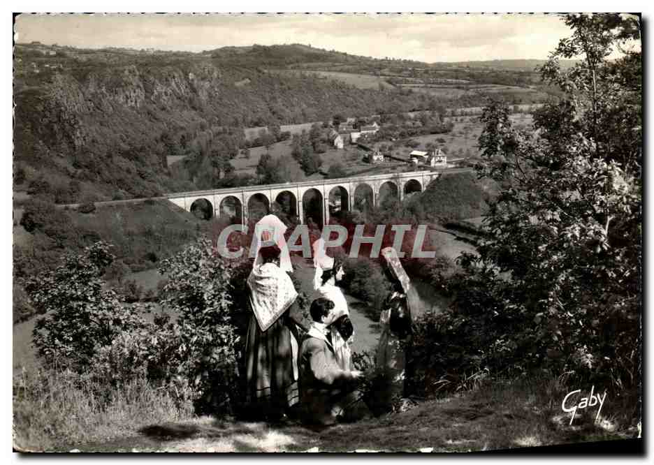 Viaduc et rochers des Parcs à CLECY — Folklore de France n°45 — Éditions Gaby