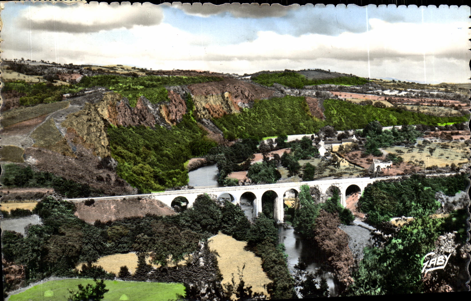 Le Viaduc et les Rochers des Parcs — CLECY (Calvados) — Éditions GABY