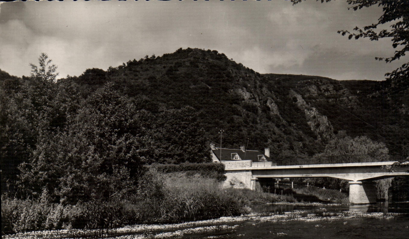 Le Pont de Cantepeie et le Pain de Sucre — La Suisse Normande — Éditions ARTAUD Père & Fils, CLECY