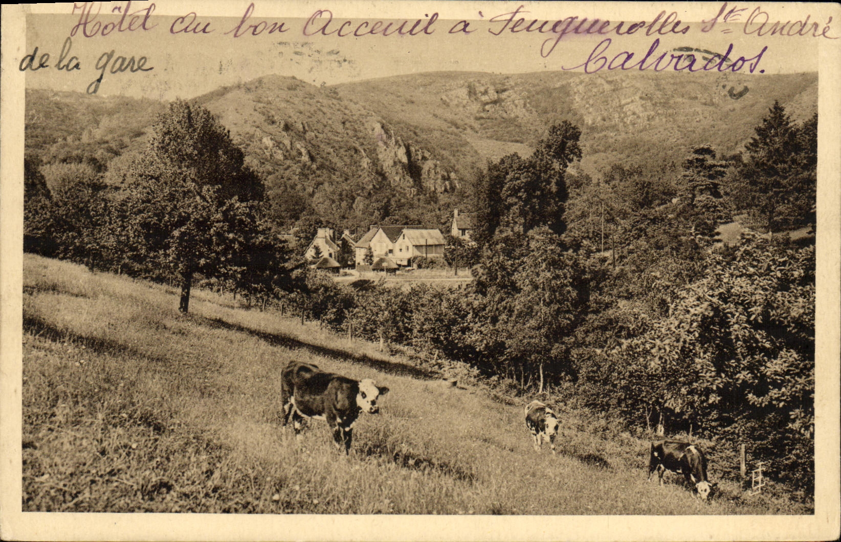 Hôtel au bon Accueil à Feuguerolles, Saint-André, Calvados — vue de la gare