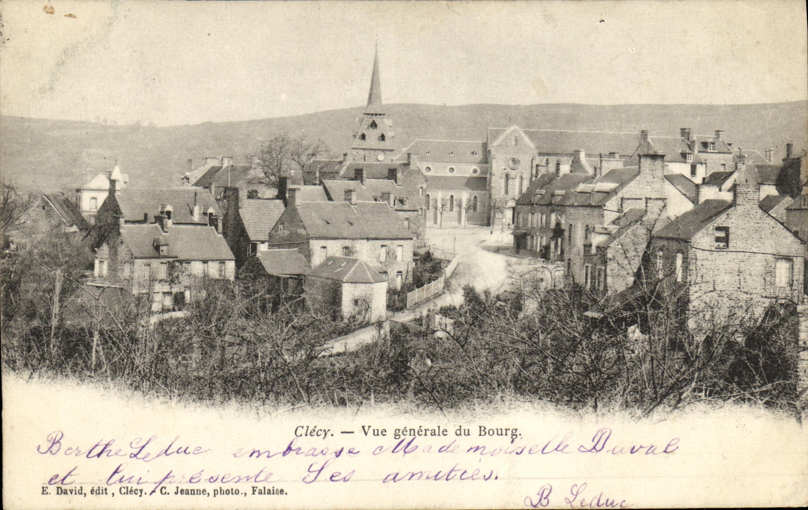 Clécy — Vue générale du Bourg — E. David, édit. Clécy