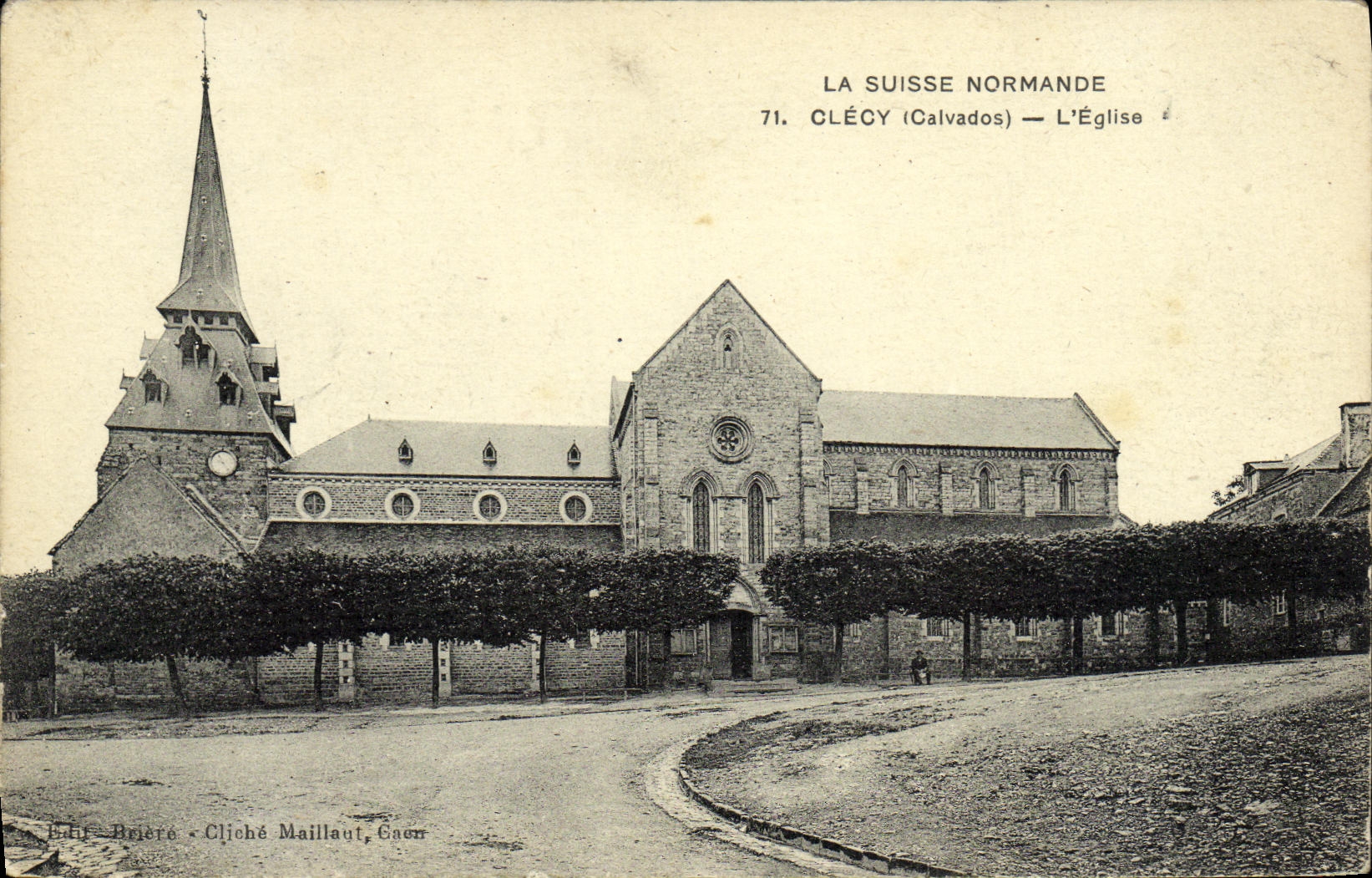 CPA La Suisse Normande Clecy L Eglise