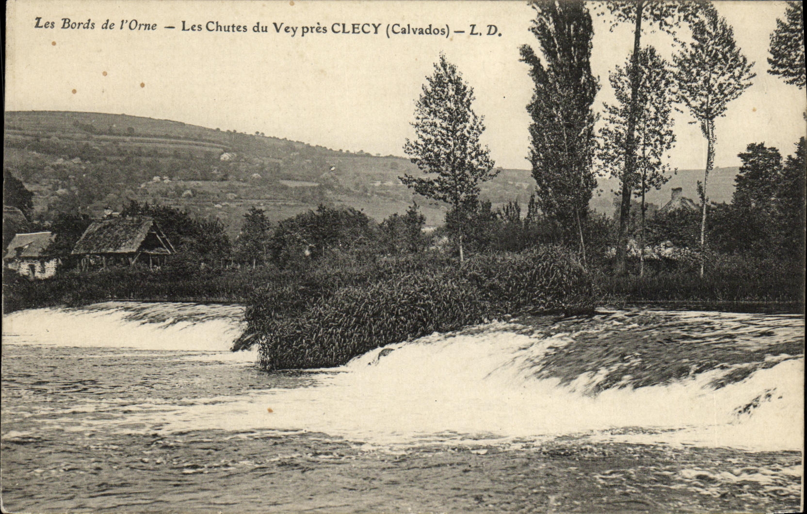 CPA Clecy Les Chutes du Vey Pres Clecy 