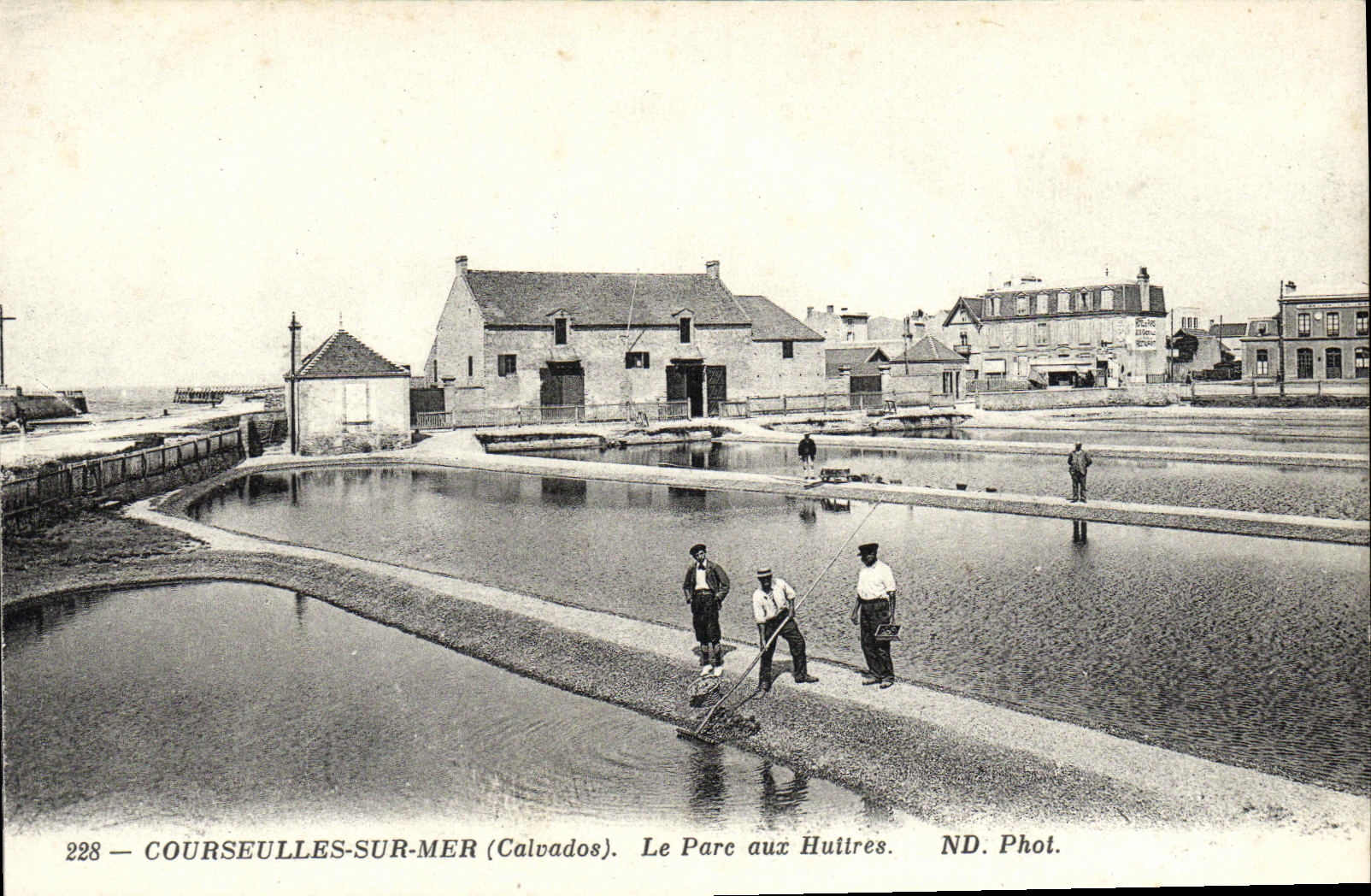 COURSEULLES-SUR-MER (Calvados) — Le Parc aux Huitres — ND. Phot. n°228