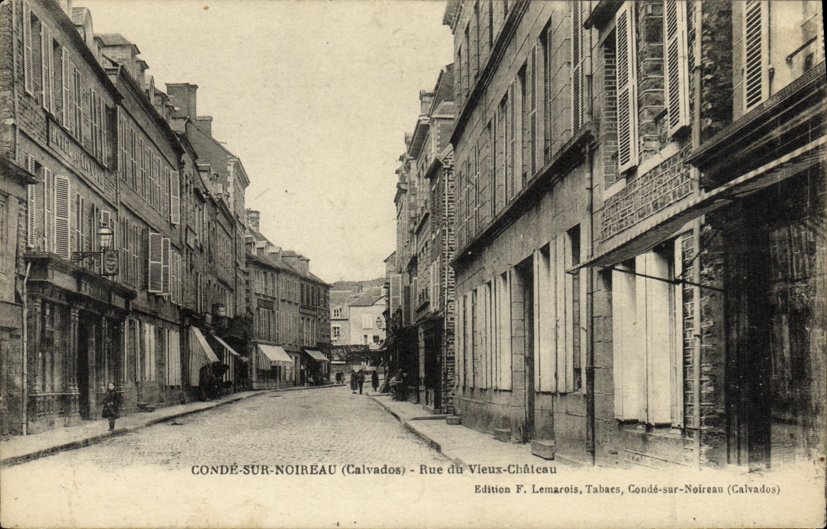 Condé-sur-Noireau (Calvados) - Rue du Vieux-Château — Edition F. Lemarois, Tabacs, Condé-sur-Noireau (Calvados)