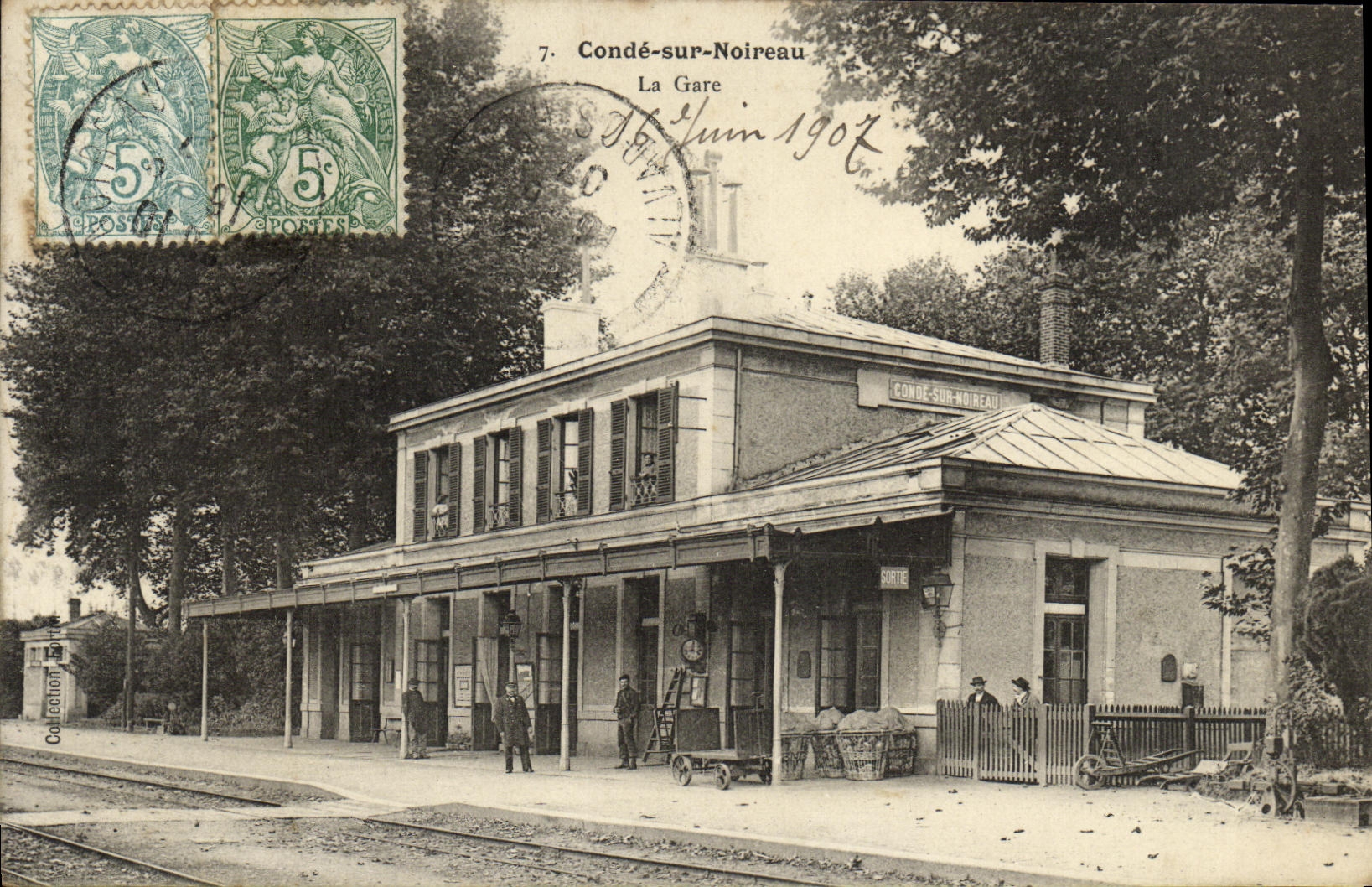 CPA Conde Sur Noireau La Gare TOP - Recto