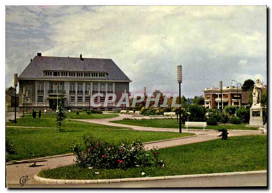 Le Jardin Public et l'Hôtel de Ville — Conde-sur-Noireau — Éditeur EDICAP