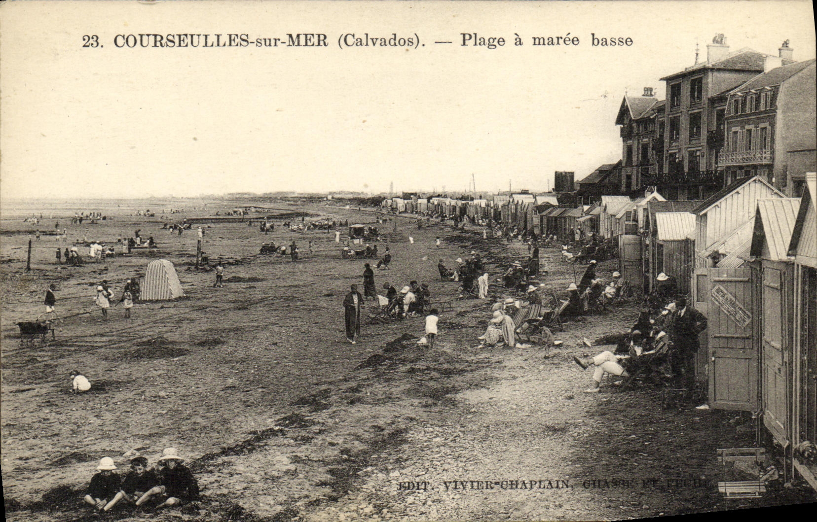 COURSEULLES-sur-MER (Calvados) — Plage à marée basse — Edit. Vivier-Chaplain, Chasseneuil-d'Poitou