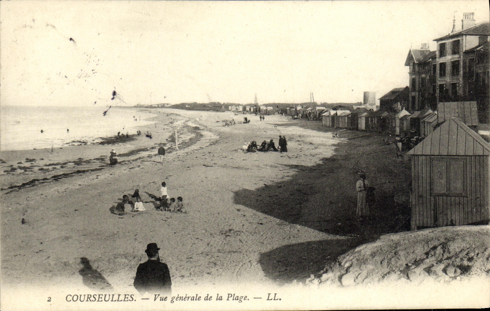 COURSEULLES — Vue générale de la Plage — LL.