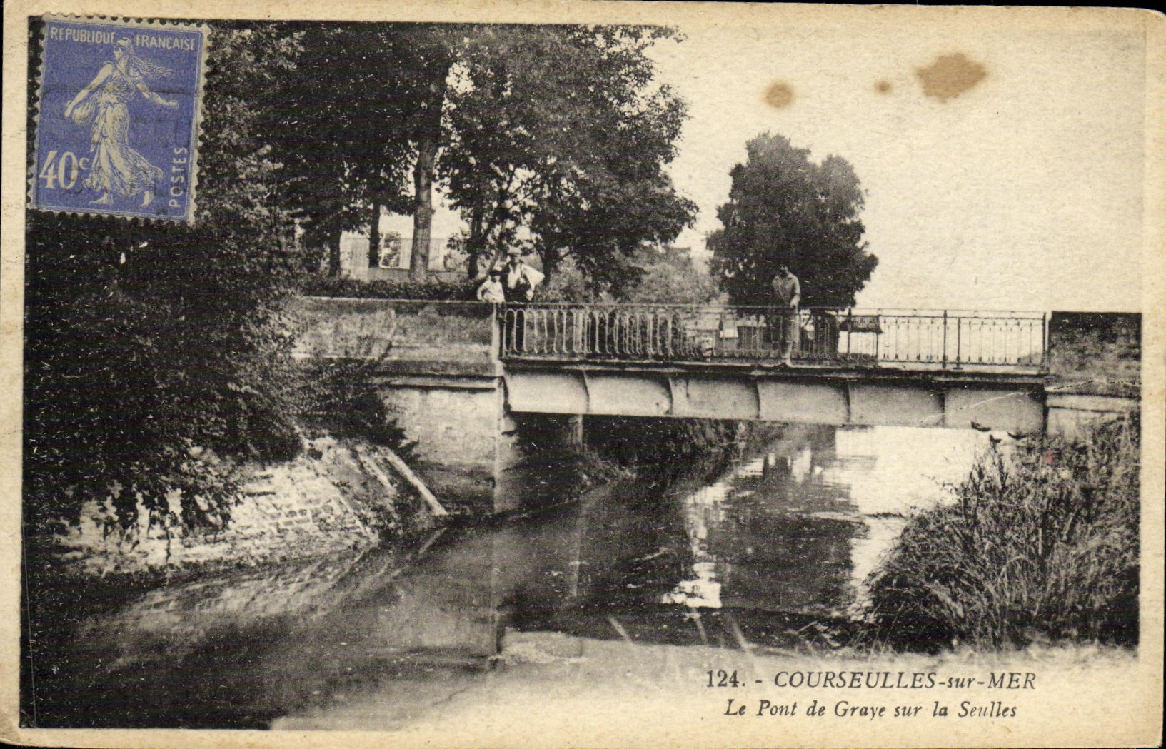 Courseulles-sur-Mer — Le Pont de Graye sur la Seuilles — éditeur J. Artaud, série 124