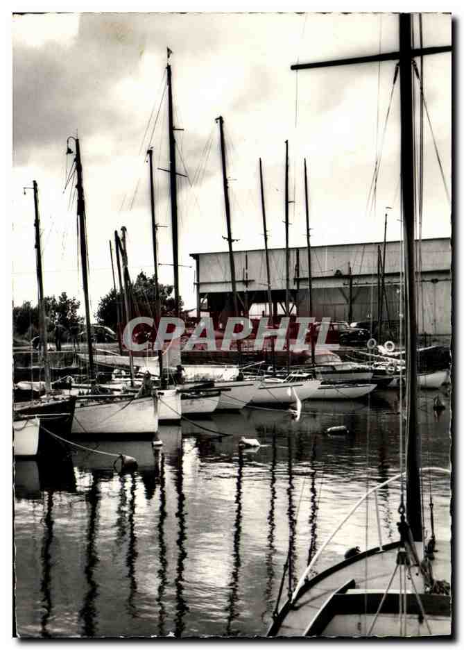COURSEULLES-sur-MER (Calvados) — Un coin du port — Photo Y. le CERC - Baron-sur-Odon