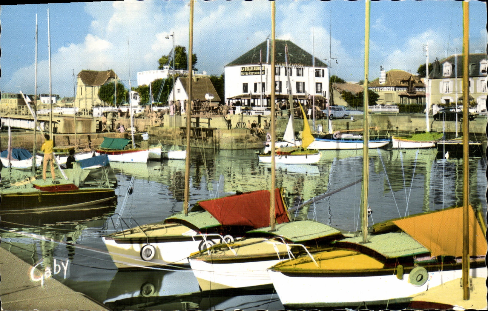 CPM Courseulles Sur Mer Le Port Bateaux